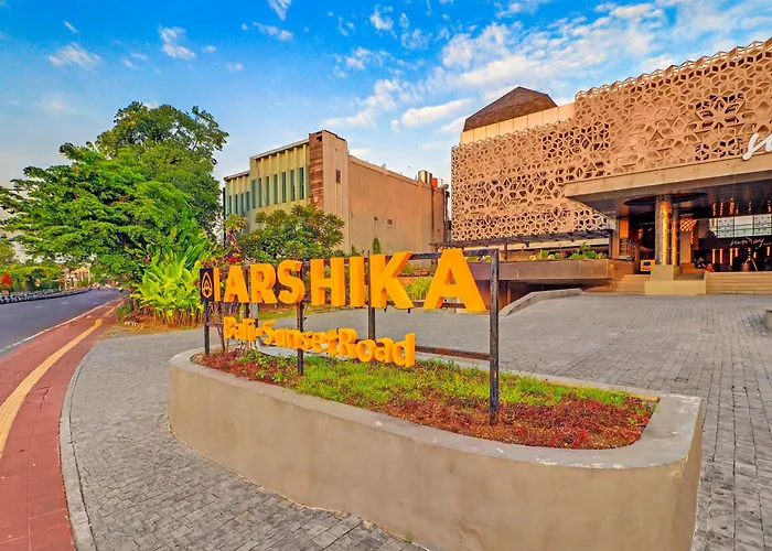 Checkmyguestt Arshika Sunset Road Hotel 4*